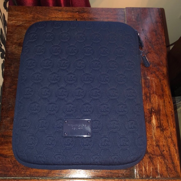 Michael Kors Tablet Cover/Case - Picture 1 of 1